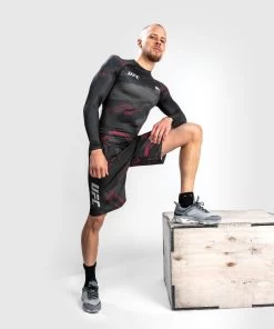 UFC Venum Fight Week 2.0 Rashguard - LS - MMA Factory -Boxing Equipment Store 9e5a318a34b8de2b3db784bb8c14c62d0ec7ddb8 rs fightweeks 2.0 black 01