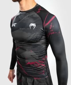 UFC Venum Fight Week 2.0 Rashguard - LS - MMA Factory -Boxing Equipment Store efa9c9c9bd55ebd78844f556c43d3f6ada249948 rs fightweeks 2.0 black 14 1